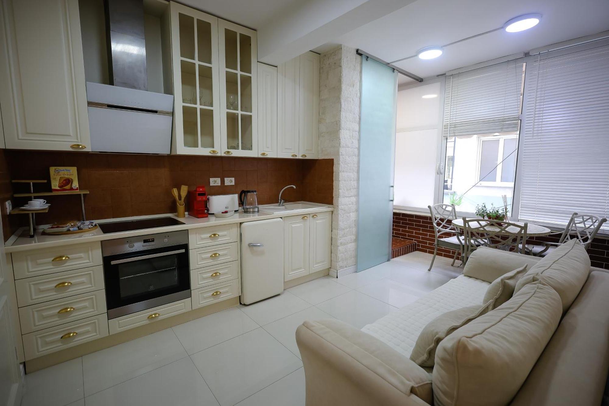 Near Me Apartments Тирана Екстериор снимка