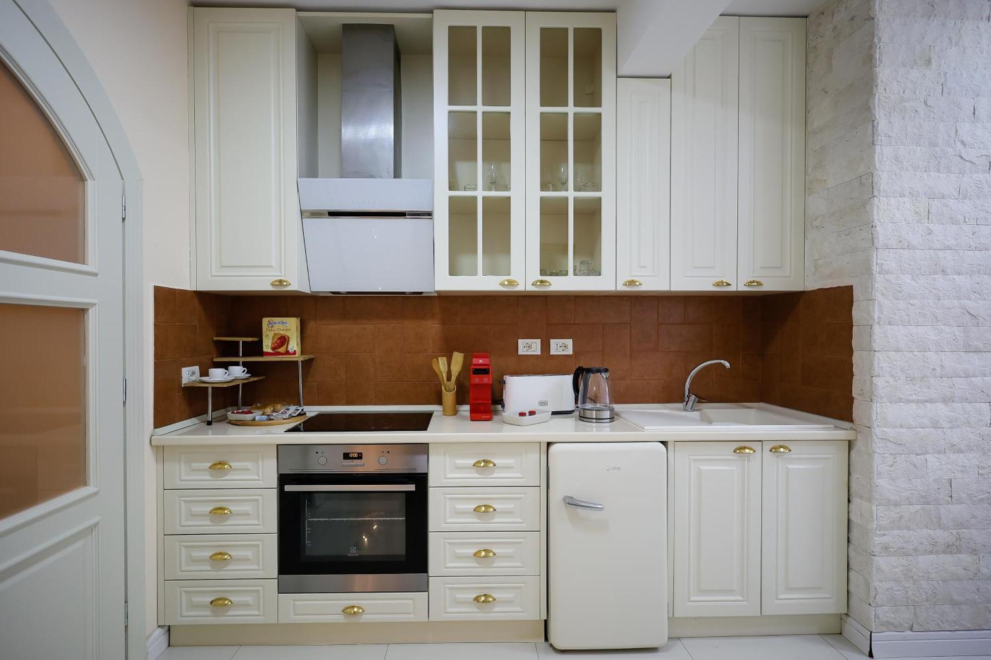 Near Me Apartments Тирана Екстериор снимка
